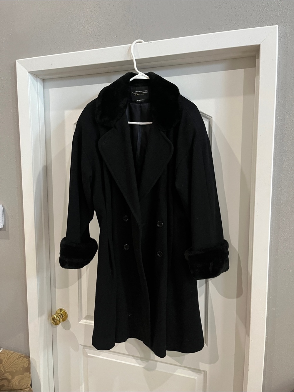 Classic Black Double-Breasted Women's Coat with Faux Fur Trim